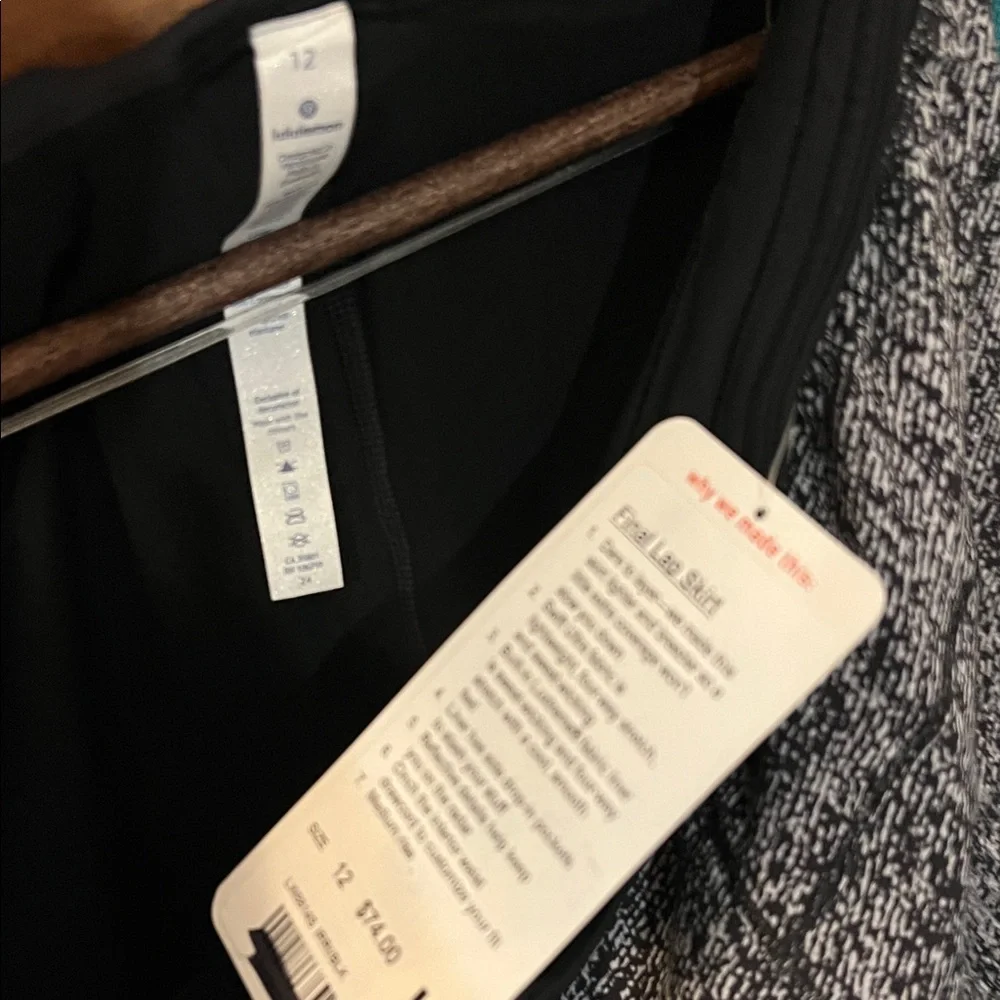 Lululemon Athletica Black and Gray Skirt - Picture 4 of 7
